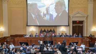 Panel investiga canto de sirena de Trump hacia extremistas