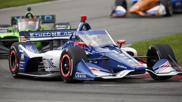 Alex Palou durante el Gran Premio de Mid-Ohio de la IndyCar el domingo 2 de julio de 2023, en Lexington, Ohio. (AP Foto/Tom E. Puskar)
