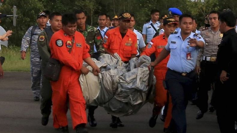 restos avion airasia.JPG