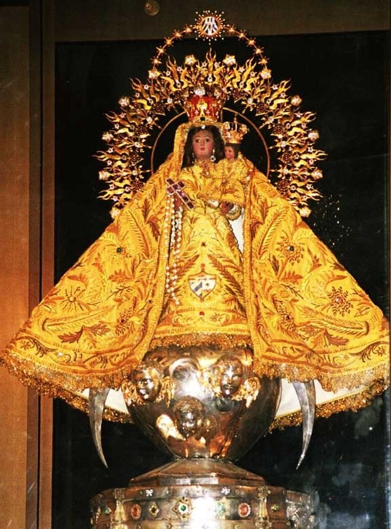 El papa Francisco anunció hoy que mañana será colocada en los jardines del Vaticano una imagen de la Virgen de la Caridad del Cobre, patrona de Cuba.   Leer más:  El papa anuncia la colocación de la patrona de Cuba en los jardines vaticanos