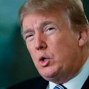 Trump acusa a prensa de “mentirosa”, defiende a Sinclair