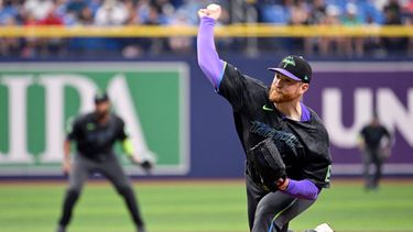 El lanzador de los Rays de Tampa Bay, Drew Rasmussen, lanza durante la segunda entrada de un partido de béisbol contra los Medias Blancas de Chicago, el sábado 1 de agosto de 2026, en San Petersburgo, Florida. (Foto AP/Jason Behnken)