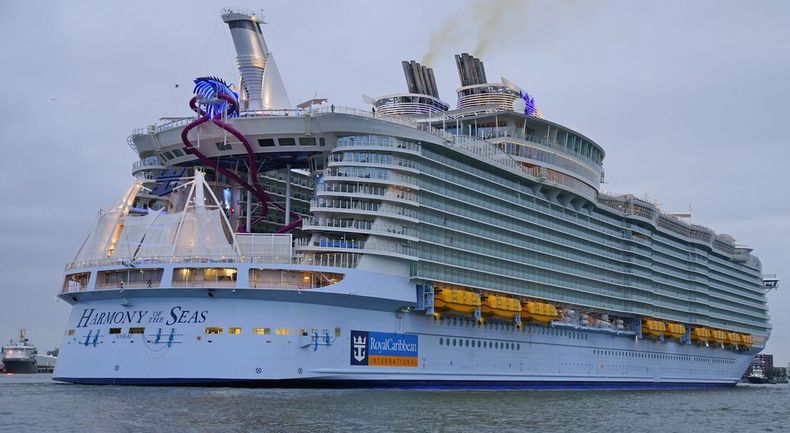 Harmony_of_the_Seas_ship_2016_002-5a09214322fa3a00364673c7.jpg