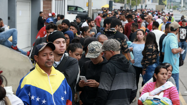 venezuela: mas de seis millones de venezolanos abandonaron el pais en los ultimos anos