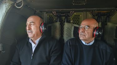 Canciller griego visita zonas de Turquía afectadas por sismo