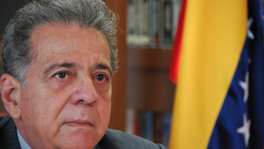 renuncia el embajador de venezuela en italia con fuerte carta a maduro