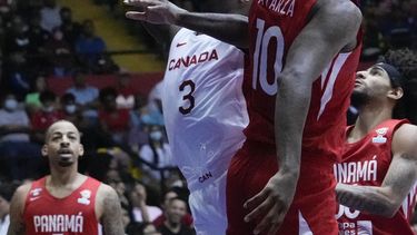 Canadá arrolla a Panamá 106-50 en eliminatoria de básquet