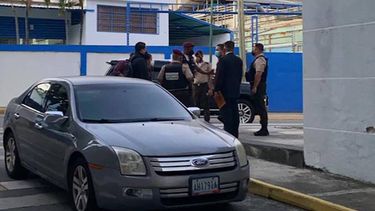 la dictadura de nicolas maduro embargo la sede del periodico venezolano el nacional