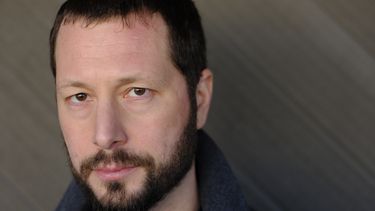 Mstyslav Chernov, director del documental “2000 Meters to Andriivka”, posa para un retrato durante el Festival de Cine de Sundance el jueves 23 de enero de 2025 en Park City, Utah. (Foto AP/Chris Pizzello)