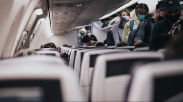 tras dos anos, pasajeros comienzan a volar sin mascarillas en eeuu