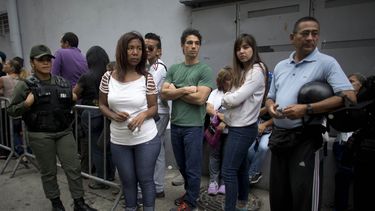 Oposición concluye validación de firmas de referendo