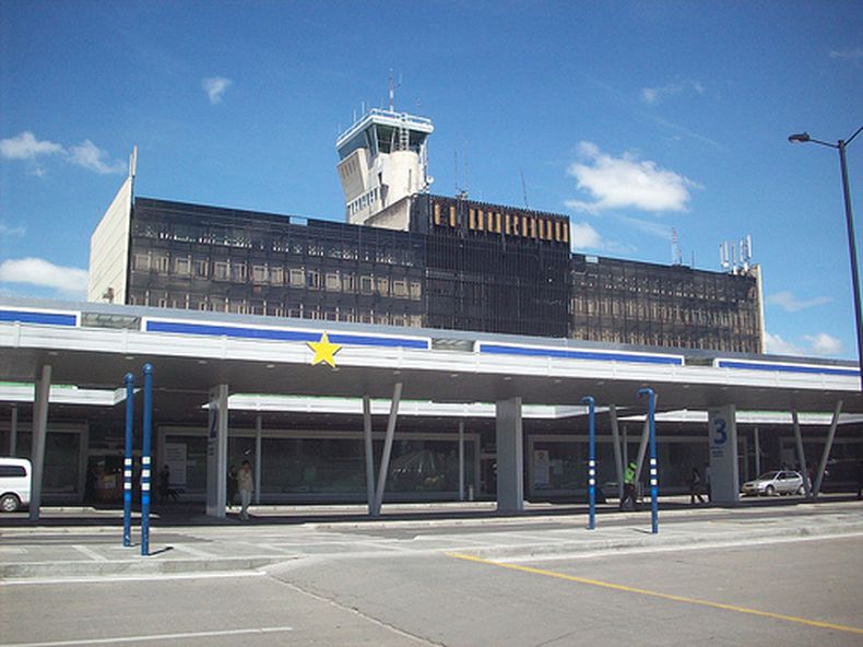 Para prevenir la expansión del virus, se negará la entrada a las personas que en el último mes hayan pisado el territorio de Sierra Leona, Liberia, Guinea y Nigeria. Es el primer país de América Latina en adoptar la medida