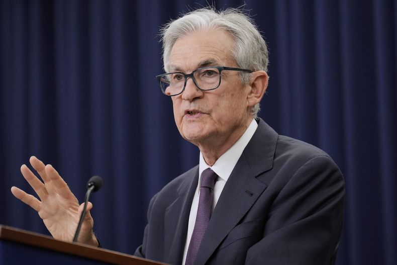 El presidente del consejo de administración de la Reserva Federal de Estados Unidos, Jerome Powell, habla en una conferencia de prensa en la Reserva Federal en Washington, el miércoles 18 de junio de 2025. (AP Foto/Mark Schiefelbein)