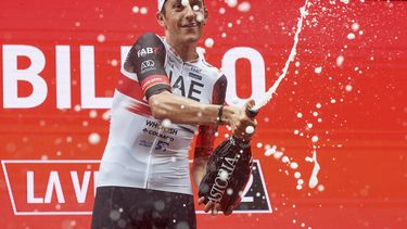 Marc Soler rompe sequía española en las grandes vueltas