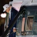 El presidente Donald Trump baja del Marine One al llegar a la Elipse, justo afuera de la Casa Blanca, el sábado 19 de septiembre de 2026, en Washington. (AP Foto/Jose Luis Magana)