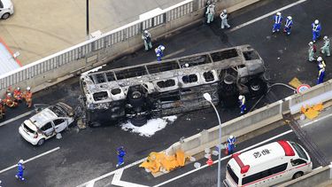 Accidente de autobús en autopista japonesa deja 2 muertos
