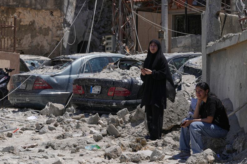 Un edificio destruido por un bombardeo israelí en Qanarit, Líbano, el 20 de 20, 2026. (AP foto/Mohammed Zaatari)