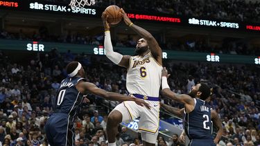 Fuente AP: James fuera varias semanas por lesión