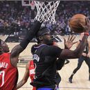 Clippers se adelantan pronto y aplastan a Rockets 142-111