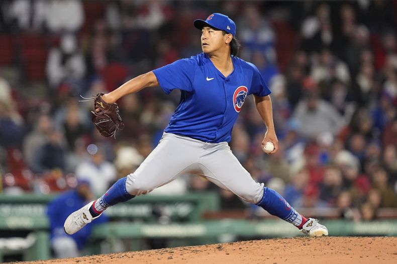 El abridor de los Cachorros de Chicago Shota Imanaga lanza en la quinta entrada del juego ante los Medias Rojas de Boston el viernes 26 de abril del 2024. (AP Foto/Michael Dwyer)