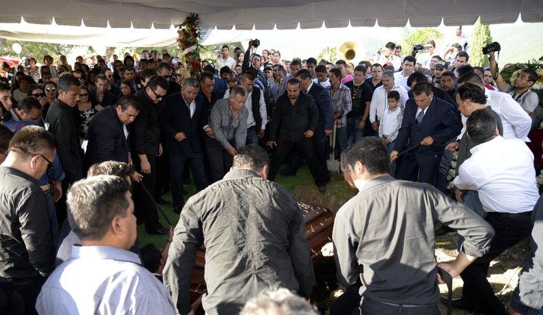 ESP-MUS_JOAN_SEBASTIAN-FUNERAL-3.jpg