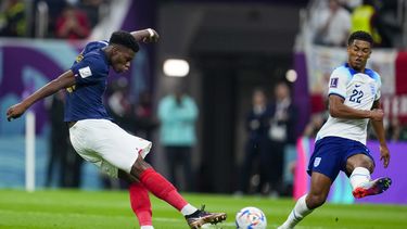 Inglaterra perdona y Francia alza vuelo a semifinales