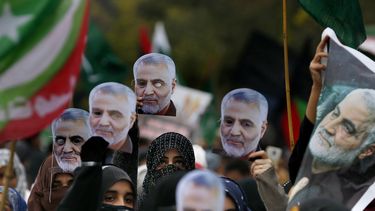 miles asisten al funeral del general irani soleimani