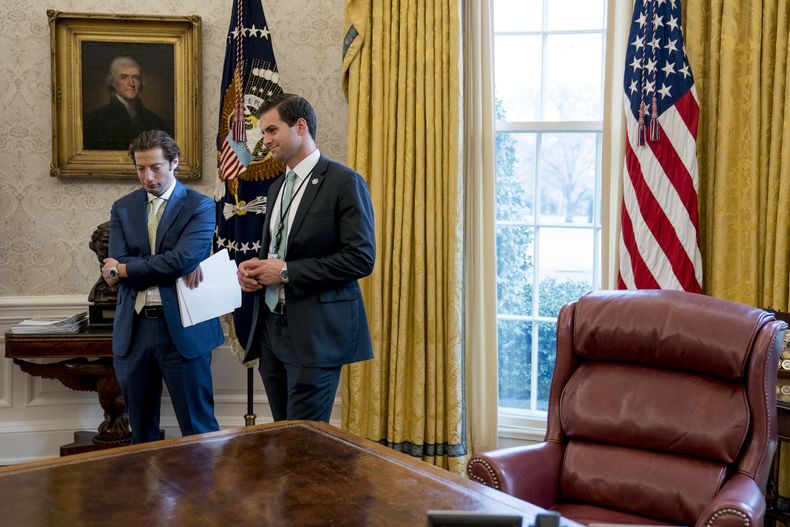 AMN-GEN_TRUMP-ASISTENTE_PERSONAL-0.jpg