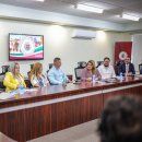 Gobernadora visita San Sebastián para impulsar mejoras en infraestructura y vivienda