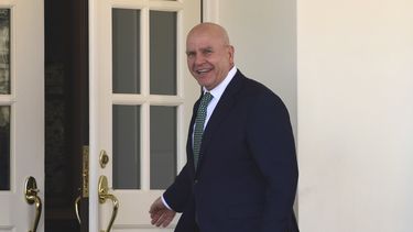 Casa Blanca arremete contra rumores de purga laboral