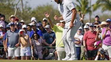 Rahm cierra con birdie y toma ventaja de 2 golpes en México