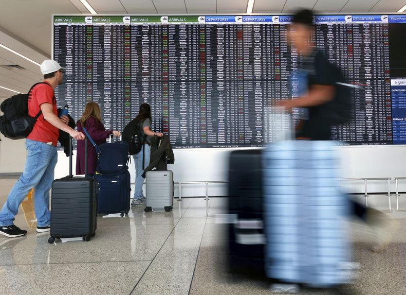 Foto tomada en el Aeropuerto de Orlando, Florida, el 18 de marzo de 2024. (Joe Burbank/Orlando Sentinel via AP)