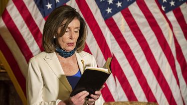 Pelosi a Trump: sea usted el sanador en jefe