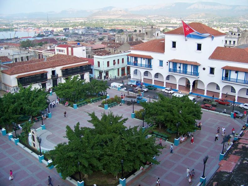 Carbonell fue detenido por levantar un cartel con sus exigencias frente a la sede del gobierno provincial de Santiago de Cuba, en el céntrico Parque Céspedes.