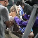 Reportera de TV, herida por pelotazo en juego de Rockies