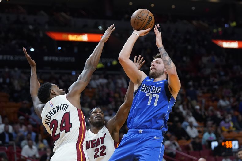 DEP-BAS MAVERICKS-DONCIC