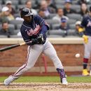 Bravos doblegan a Mets; Duvall consigue el hit clave
