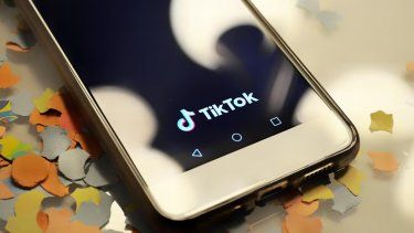 Expertos exhortan a los padres a evitar que sus hijos caigan en los desafíos de las redes sociales