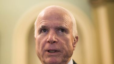 mccain dice que trump debe disculparse con los veteranos