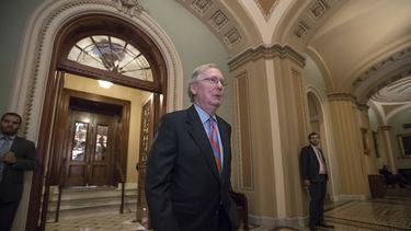 Republicanos se echan la culpa tras no revocar Obamacare