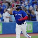 Azulejos ganan 5-1 a Rays; Guerrero Jr. logra su jonrón 100