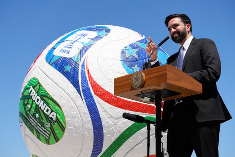 El alcalde de Nueva York Zohran Mamdani durante una rueda de prensa en el condado de Staten Island, el lunes 27 de abril de 2026. (AP Foto/Seth Wenig)