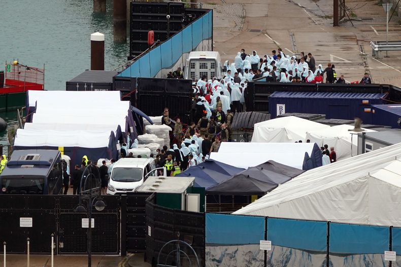 EUR-INM GBRETAÑA-MIGRANTES