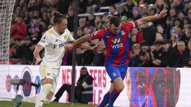 Leeds iguala con el Palace, se aleja del descenso en Premier
