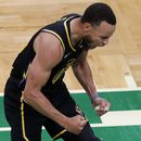 Curry brilla con 43 puntos; Warriors empatan Finales