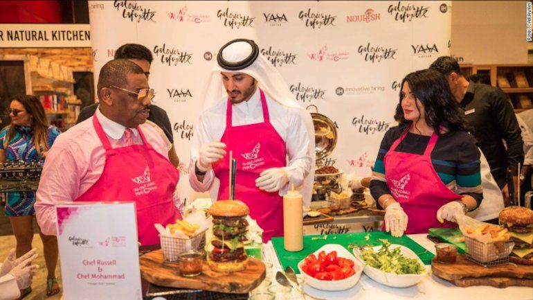 Subastan en Dubai hamburguesa por... ¡10.000 dólares!