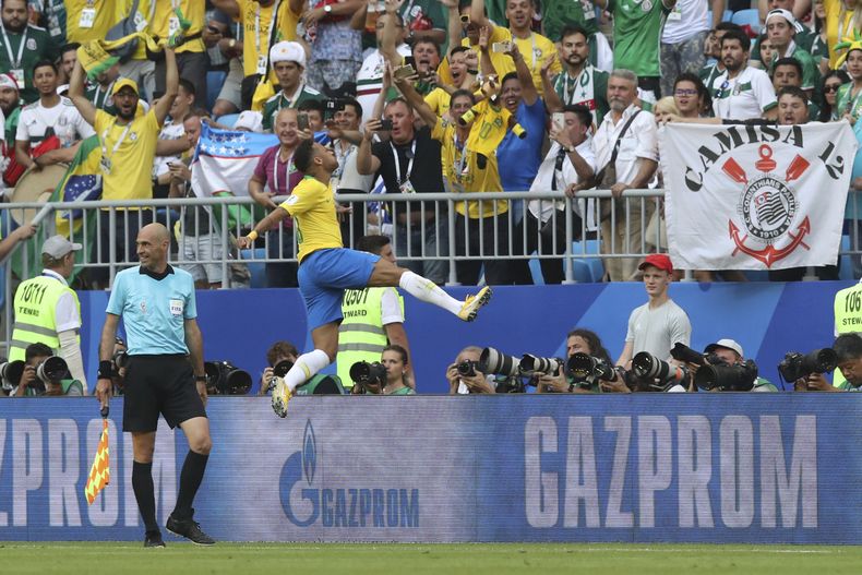 DEP-FUT_MUNDIAL_BRASIL-MEXICO-1.jpg