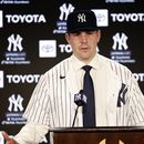 Carlos Rodón, afeitado, estrena uniforme de los Yanquis