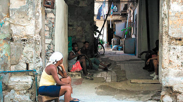 familias cubanas se quejan por el abandono del gobierno a la crisis de vivienda