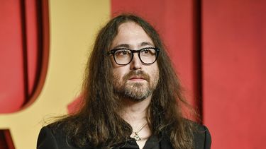 ARCHIVO - Sean Lennon aparece en la fiesta de los Oscar de Vanity Fair en Beverly Hills, California, el 10 de marzo de 2024. (Foto Evan Agostini/Invision/AP, archivo)